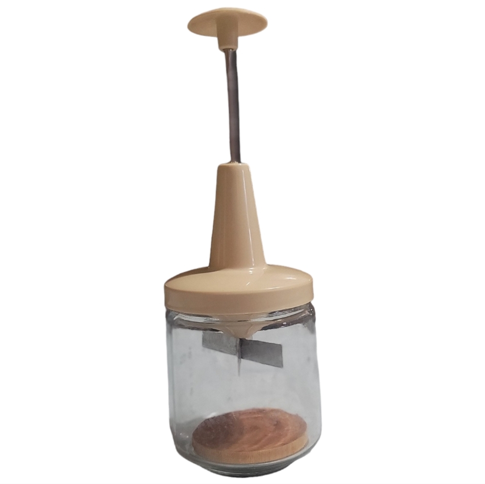 ⏳️Vintage⏳️ANDROCK Glass Nut Chopper